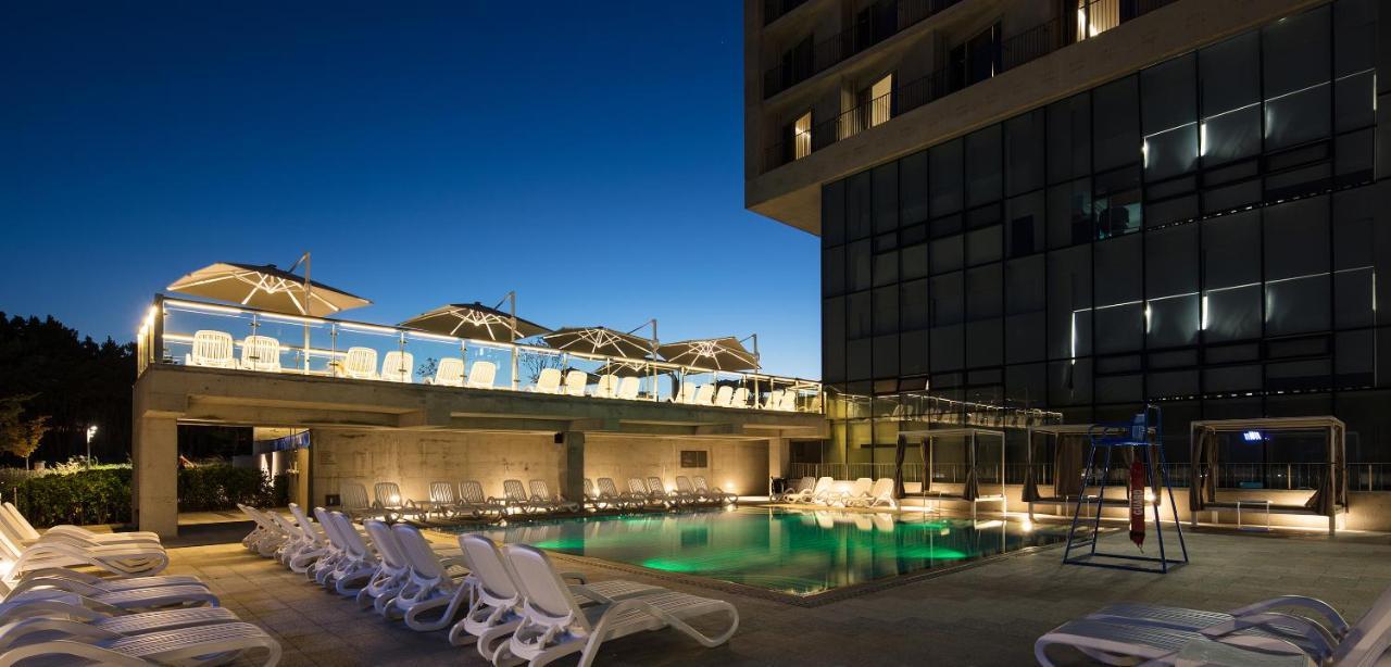 Nest Hotel Incheon Ngoại thất bức ảnh The pool at the hotel