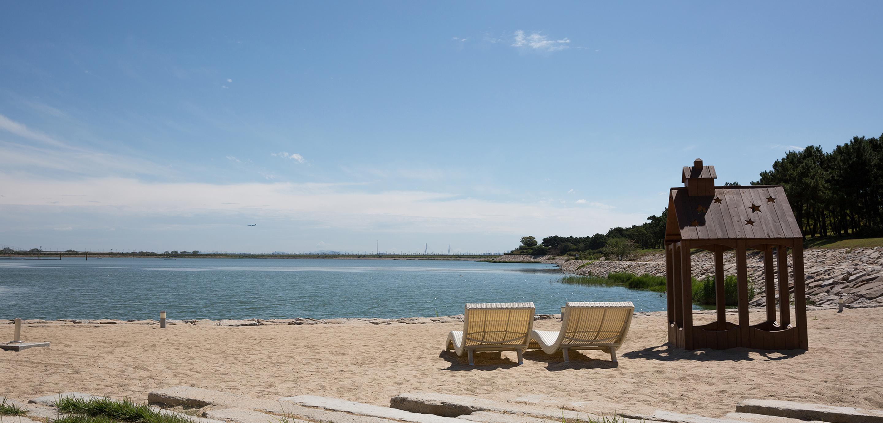 Nest Hotel Incheon Ngoại thất bức ảnh The beach at Lake Whitney