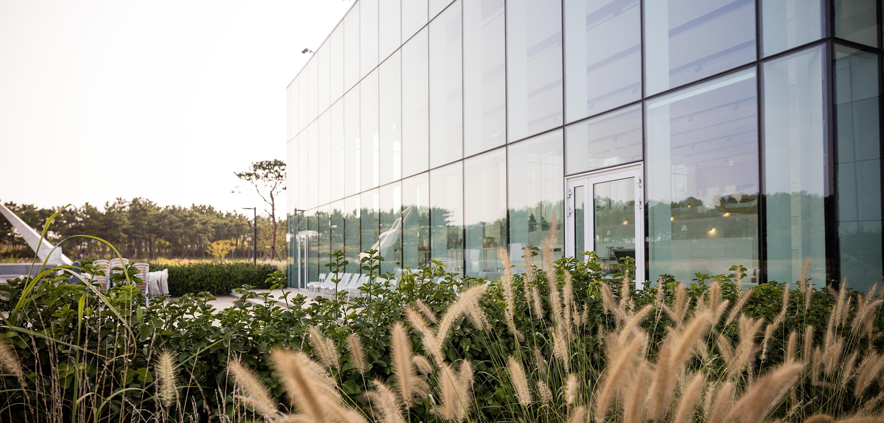 Nest Hotel Incheon Ngoại thất bức ảnh The building of the National Institute of Nanotechnology