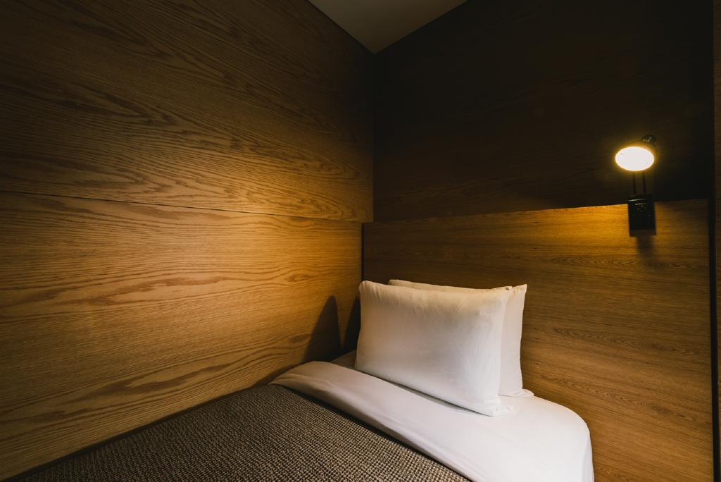 Nest Hotel Incheon Ngoại thất bức ảnh A capsule hotel room in Tokyo