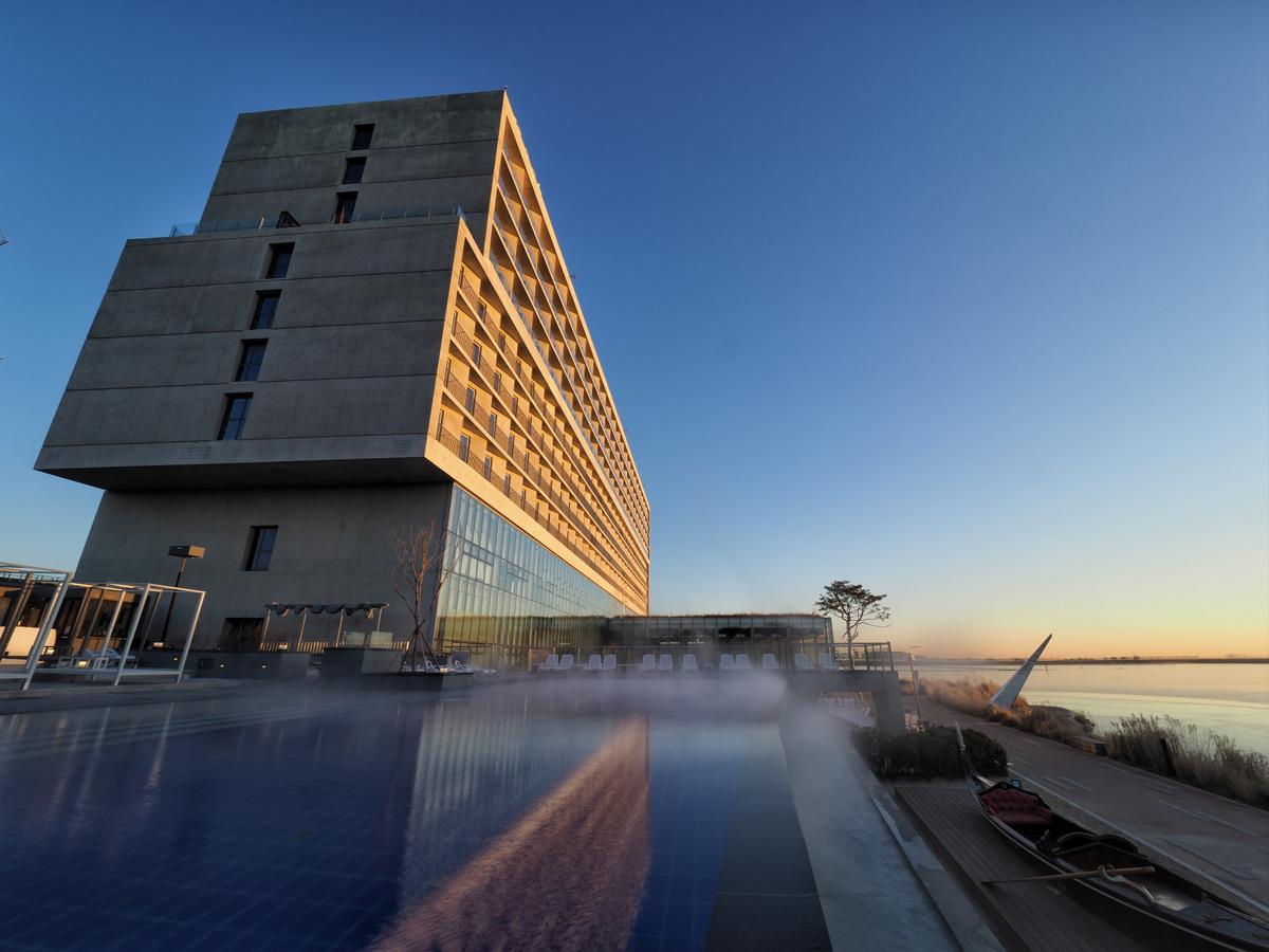 Nest Hotel Incheon Ngoại thất bức ảnh The hotel at sunset
