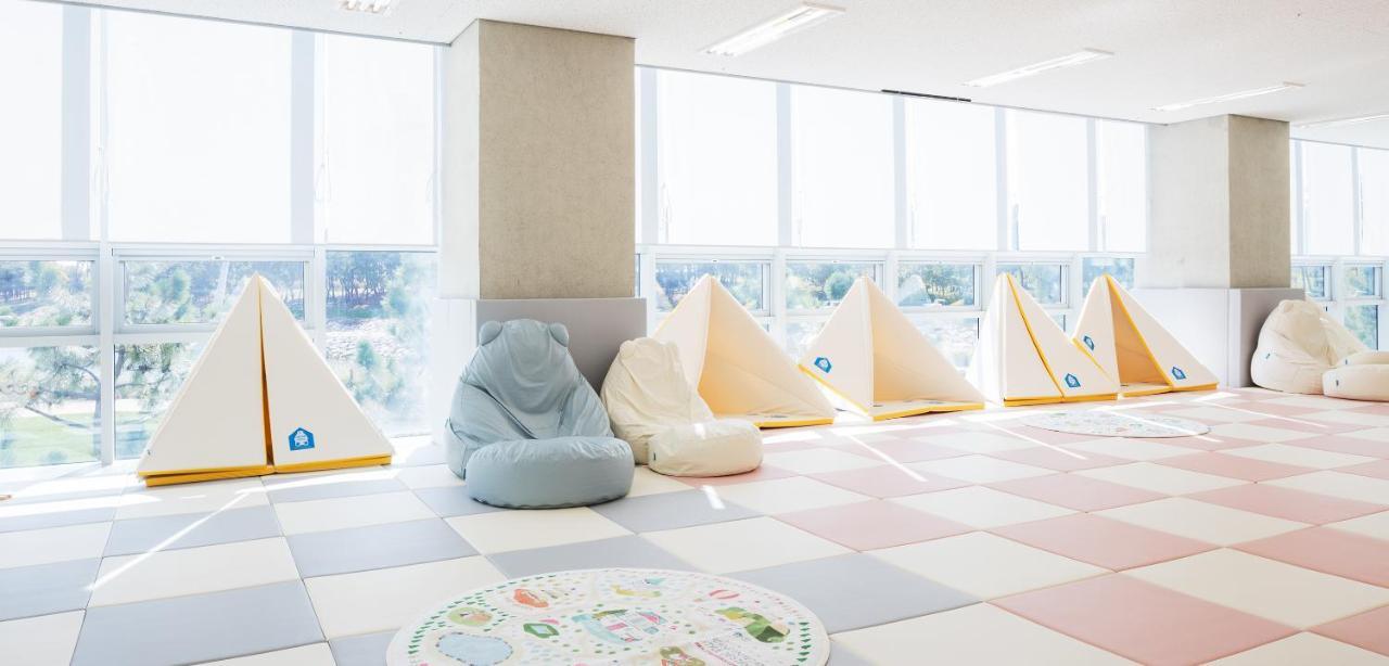 Nest Hotel Incheon Ngoại thất bức ảnh Bean bag chairs in a Japanese kindergarten